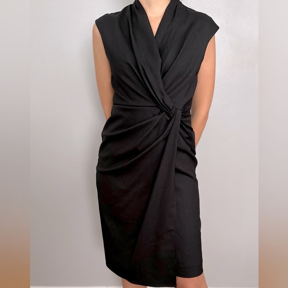 The fold black dress